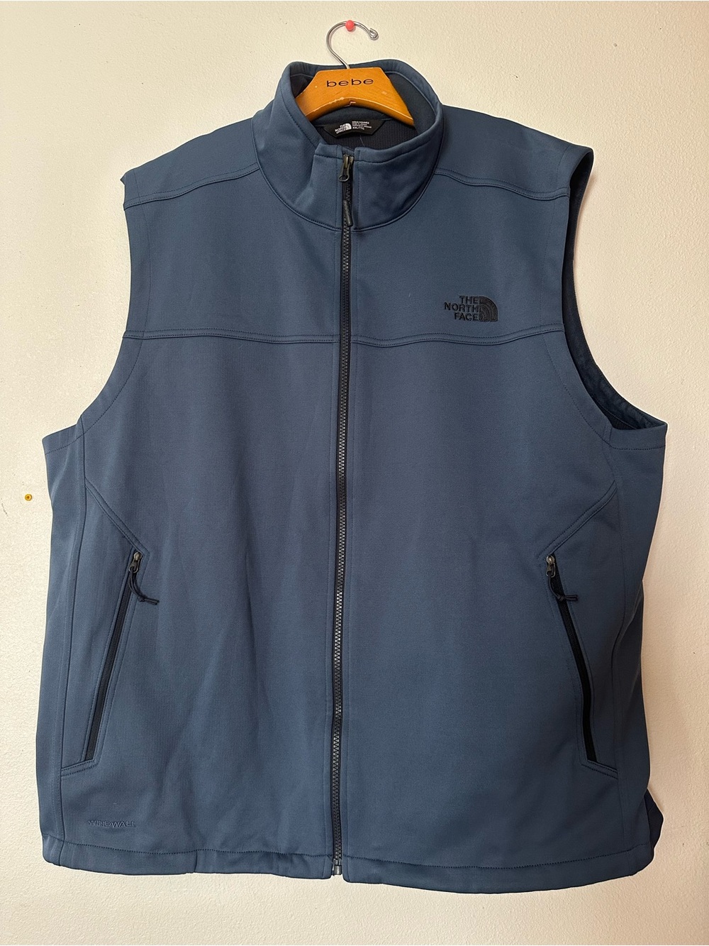 Men’s North Face vest